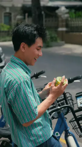 Cùng @Huyybe xuống phố đầy năng lượng, tận hưởng mùa hè cực chill cùng Armaf Odyssey Limoni ngay thôi 🍋 #armaf #armafvietnam #nuochoacaocap #odysseylimoni #bestsellers 