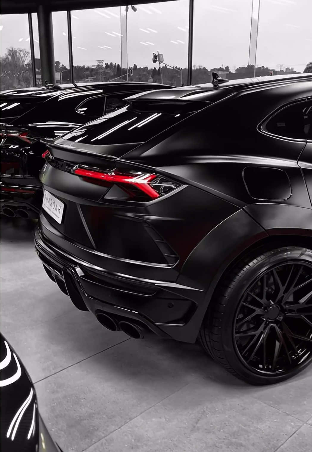This Novitec Esteso Lamborghini Urus just got fitted with a set of SKÄR Forged wheels which are available as an optional extra, adding even more aggression to an already wild build. R7,599,000 | 18,518 km #UrusEsteso #SKARForged #WidebodyWeapon #PharoahAuto#PharoahGroup #LamborghiniLife #ForgedForGreatness 