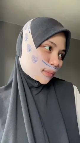 V shaped face mask lebih berkesan pakai masa tidur. #vshape #vshapefacemask #topengmuka 
