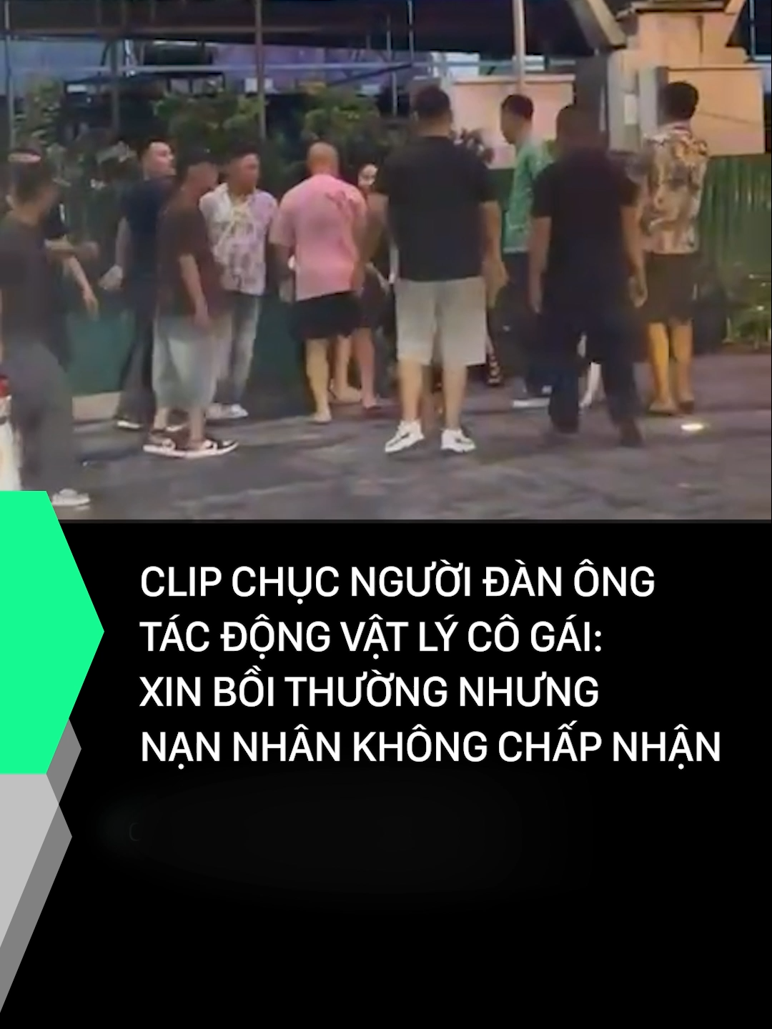Dư luận xôn xao trước bài đăng của một tài khoản có tên M.T.N về chuyện cô cùng những người bạn bị nhóm đàn ông hành hung ở quán karaoke Phantom (Bãi Cháy, Quảng Ninh). #Mutex #tintuc #amm