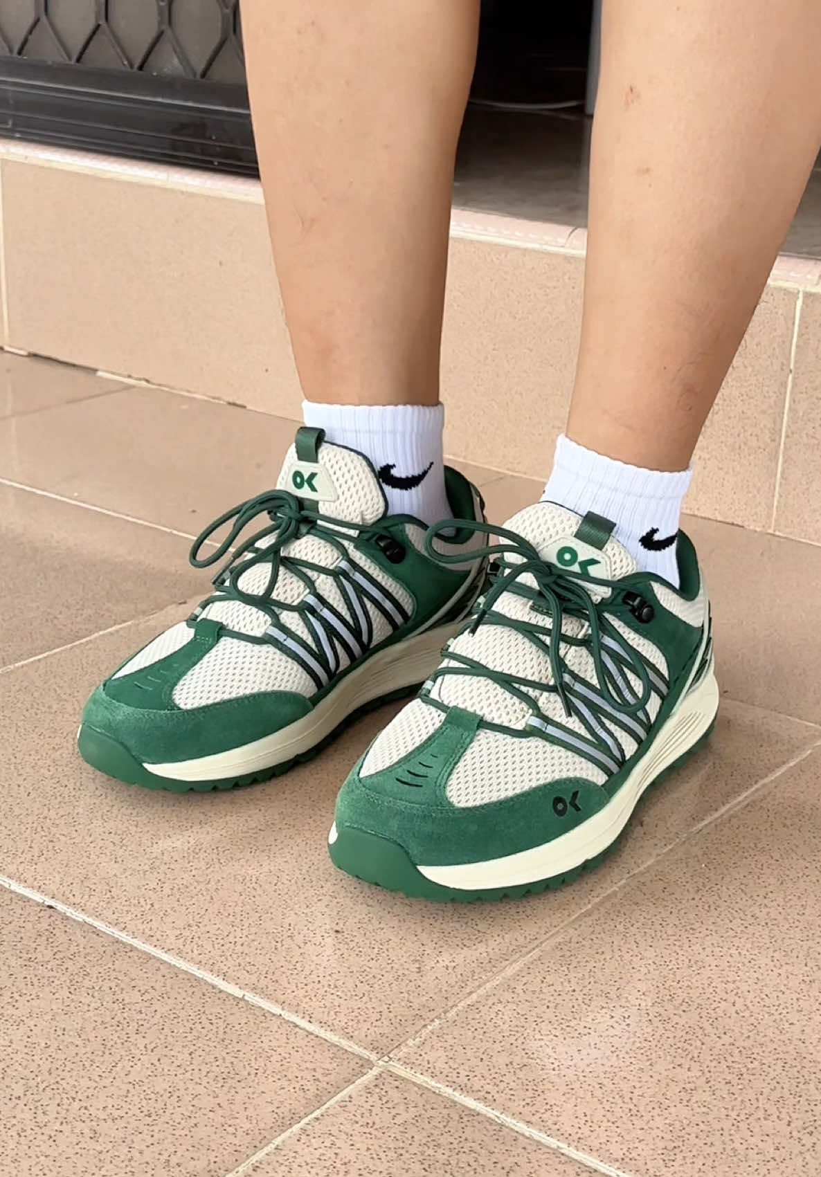 Sepatu yang cocok buat jalan santai atau gaya sporty harian. Kulit asli, empuk, adem, dan outsole karet yang kokoh banget. Gaya oke, kaki aman! 👟✨ #kanky #sepatukanky 