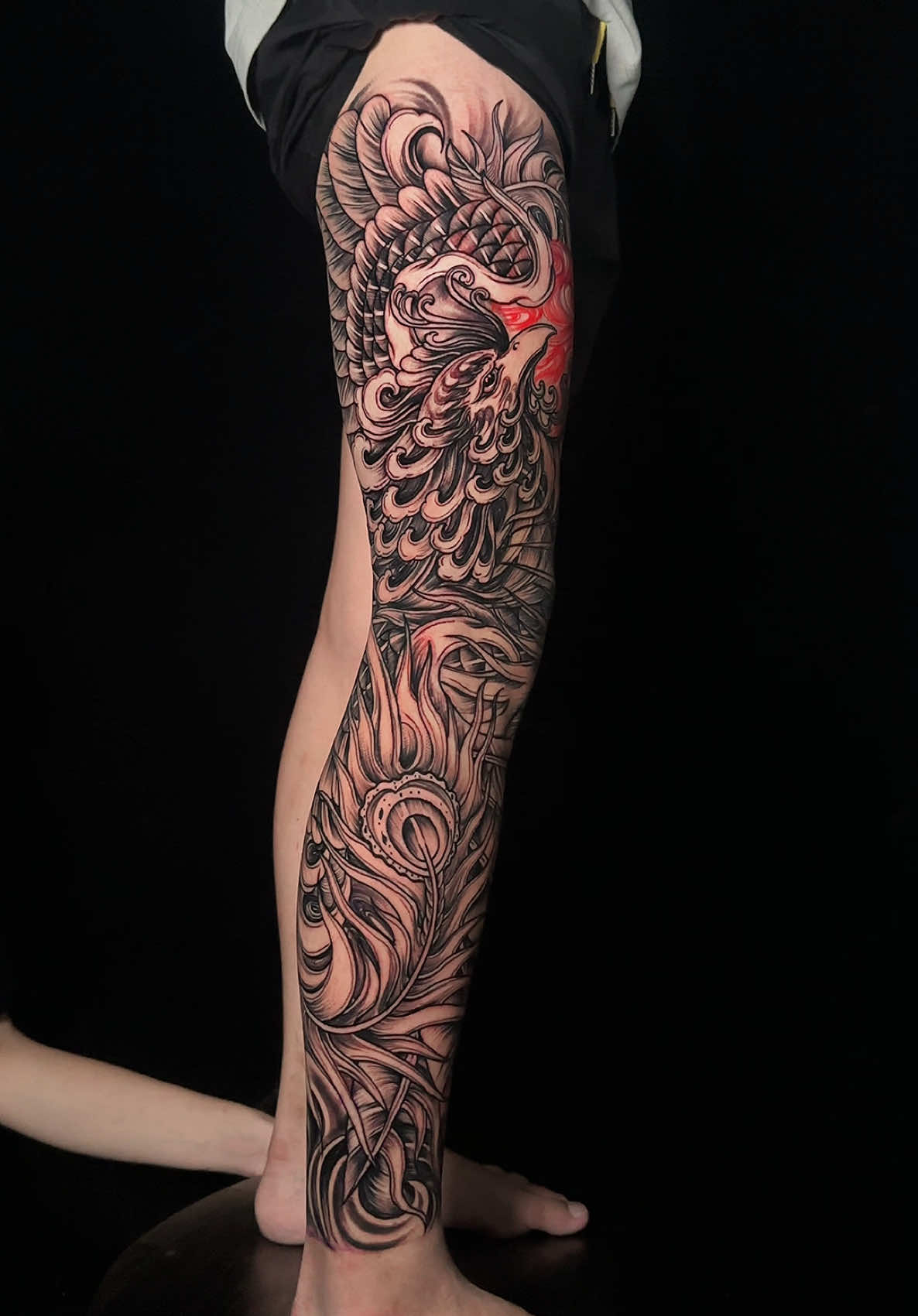 Lại thêm 1 chân phượng tỉa 5.đ5 hoàn thiện trong ngày nha anh em #tattoo #tattoos #tattooartist #tattooideas #xamhinhnghethuat #xamhinhgovap #hinhxamdep #quyrapsaigon #dantattoo #quyrap #phuonghoang 