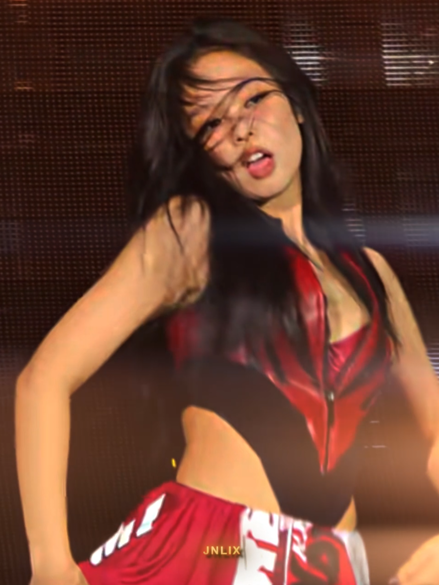 jennie on this tour 🥵 ib: @𝓫𝓹𝓵𝓪𝓵𝓲𝓼𝓪 ᡣ𐭩  #jennie #jennieedit #jenniekim #jennierubyjane #blackpink #blackpinkedit #explorepage✨ #explore #kpop #kpopedit #fyp #jisoo #lisa #rosé #deadline #deadlinetour @JENNIE 