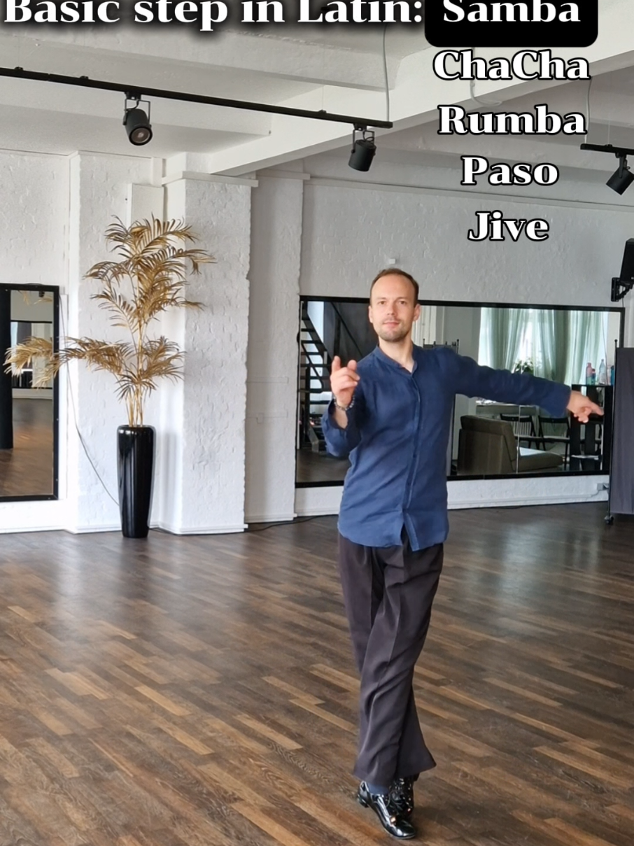 Basic Step in Latin 🔥🕺💃 Dance and enjoy 😉 #ballroomdance #dancetutorial #fyp #proamdance #berlin 
