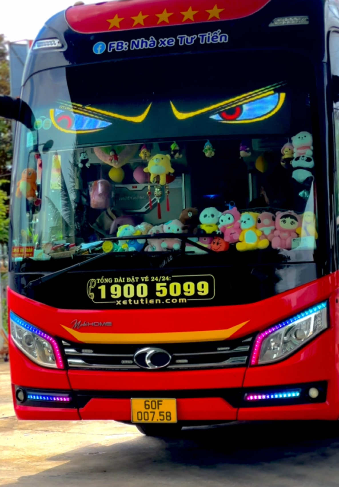 Em xinh em đứng đổ dầu cũng xinh 😍 [ 00758 ] 🚀🚀🚀 #tutienlimousine #nhaxetutien #khanglimousine #bencathatien #bencatbinhduong🌈🌈🌈 