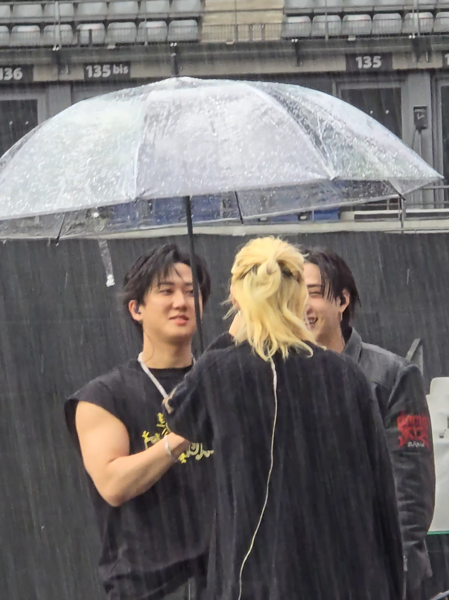 Soundcheck- Paris day 2 #Straykids #SKZ #dominATE #StrayKidsConcert #StrayKidsParis #SKZinParis #kpop @Stray Kids @Stray Kids France 🇫🇷 