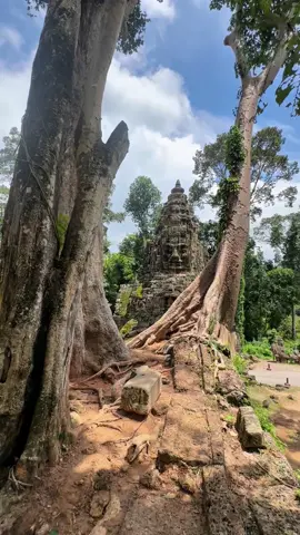 កម្ពុជាអស្ចារ្យណាស់ | Amazing Cambodia ❤️ #cambodia #welcome #tourist #aroundtheworld #angkorwat #fyp #foryou 