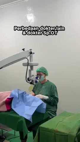 Kalau dokter lain operasi suasananya tenang, Spesialis Orthopedi (Sp.OT) beda cerita rame kayak bengkel! Ada suara bor, palu, kunci L keluar, semua dikerjakan demi menyambung tulang yang patah atau pasang pen. Serius, tapi penuh aksi! #SpOT #BengkelTulang #RSdrSoetarto #AyokeDKTaja #OrtopediDKT