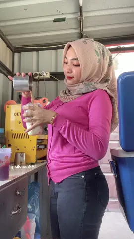Cup q pantai barat cinta damai depan Alfamidi 🥰