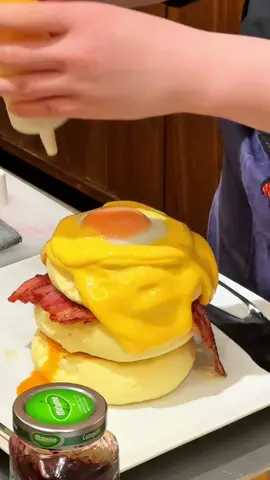 ふわふわプルプルのの3段パンケーキ🥞 📍東京/浅草 【店名】紅鶴 【時間】 10:00〜17:00 【定休】無休   #東京グルメ #japanesefood