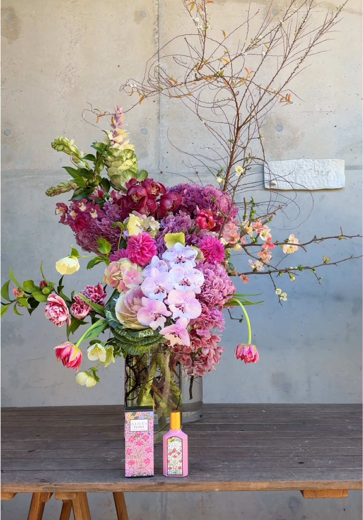 Which @Gucci fragrance + bouquet duo by @FLOWER BOY are you picking?