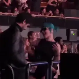 LINDOS 💕  @Halsey e Avan Jogia cantando How Bad Do U Want Me durante show da #mayhemball #ladygaga #halsey #mayhem #littlemonsters #fyp #viral 
