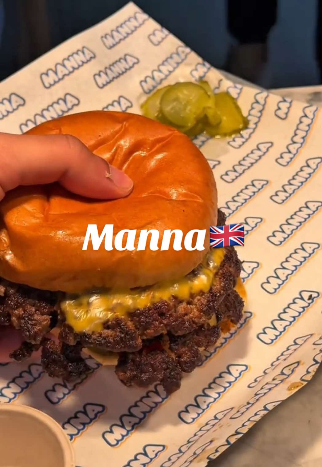 Manna 🍔 عندهم فروع في   battersea power station📍  Oxford St 📍 - - - - ##لندن#london#مطاعم_لندن#الشعب_الصيني_ماله_حل😂😂