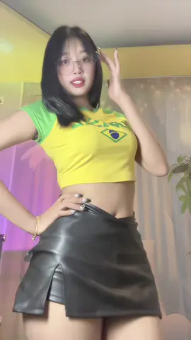 #tiktokuni #fyp #မလှလဲကြည့်ကွာ😞🤟🧡 