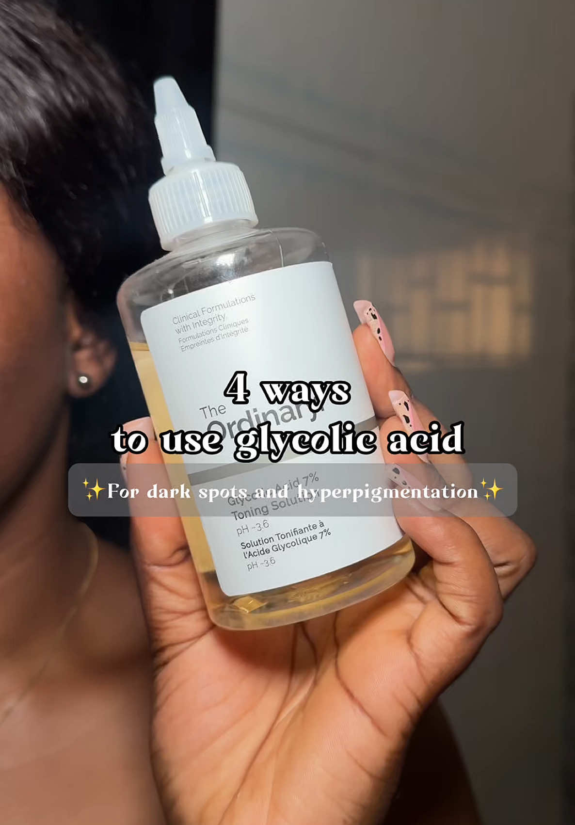 Strawberry skin? Ingrown hairs? KP? Dark areas? Glycolic acid is that girl ✨. It gently unclogs your pores, smooths rough bumps, and clears out the grime deep in your follicles-without being harsh on your skin. But here's the real tea: Since adding it to my routine, l've also seen a major difference in my body hyperpigmentation and underarm darkness. Like... smooth and even-toned? Yes, please 🥰🥰 Pro tip: Pair it with urea cream or a super moisturizing body lotion = chef's kiss. #glycolicacid #strawberrylegs #keratosispilaris #bodyskincare #skincare #darkspots #hyperpigmentation 