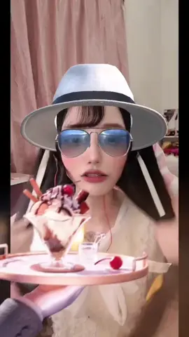 謝謝@‡莫忘我‡🐍🦅'†'送ㄉ豪華遊輪🛥💕✨️ 讓貓肉當一回千金大小姐🥰🥂♥️ #直播主 #直播回放 