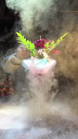 世界が注目するバーテンダー ◎ Liquid Nitrogen Cocktail ¥4,000 (リキッドナイトロゲンカクテル) ヘーゼルナッツ、クリーム、ミックスベリーを液体窒素で急速冷凍された食用カクテル🍸 1杯4,000円と少し高値ですが、 また行きたいと思える最高の空間でした！ 1つ1つ洗練されたパフォーマンスでどのドリンクを頼んでも感動！ 予約もすぐに埋まってしまうので早めの予約がオススメです！ 【店名】Bar Centiforia (バー　センティフォリア) 【住所】東京都港区麻布十番１丁目６−５ ラミュウーズ十番ビル ラミューズ麻布十番ビル6F 【定休】水曜日 【営業時間】20:30-3:00 【料金】10,000円- 【A World-Renowned Bartender】 ◎ Liquid Nitrogen Cocktail — $30 (A visually stunning cocktail made with hazelnuts, cream, and mixed berries rapidly frozen with liquid nitrogen 🍸) Although it's a bit on the pricier side at $30 per glass, it’s absolutely worth it — a truly exceptional experience in an amazing atmosphere! Every drink is crafted with meticulous performance, ensuring a memorable moment no matter what you order. Reservations tend to fill up quickly, so we recommend booking early! Venue: Bar Centiforia Location: 6F, Ramuuzes Azabu-Juban Building, 1-6-5 Azabu-Juban, Minato City, Tokyo Closed: Wednesdays Hours: 8:30 PM – 3:00 AM Price Range: Starting from $100+ #東京グルメ #japanesefood #tiktokfood 