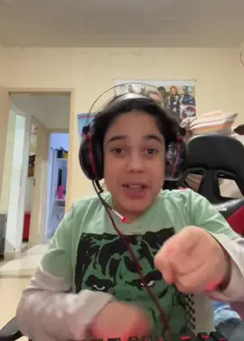 Bom dia gente linda 🥰🥰🥰🥰fica cinco minutinho com o celular dela que passa 😂😂😂😂 #Family #amor #foryou #viral #tiktobrasil🇧🇷 #fyp #creatorsearchinsights 