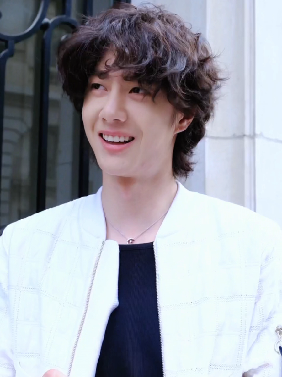 Cutie Bobo😚  WANG YIBO☆VOGUE (Behind-the-scenes photoshoot before the CHANEL Haute Couture Fall-Winter 2025/26)💚 #wangyibo #wangyibo王一博 #王一博 #yibo #chanel 