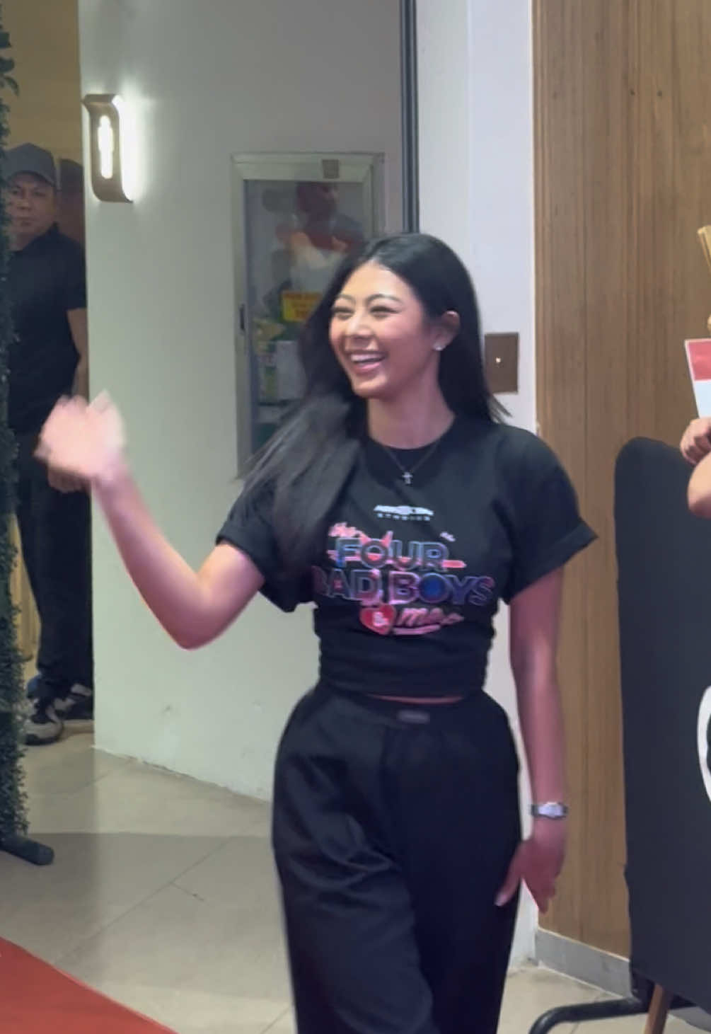 The gorgeous Gela Alonte was there too for the #TheFourBadBoysAndMe poster reveal at 📍Quantum Skyview, Upper Ground B, Gateway Mall 2! ⭐️🫶🏻 #CityOfFirsts #AranetaCity #GatewayMall2 #TheFourBadBoysAndMe #GelaAlonte 