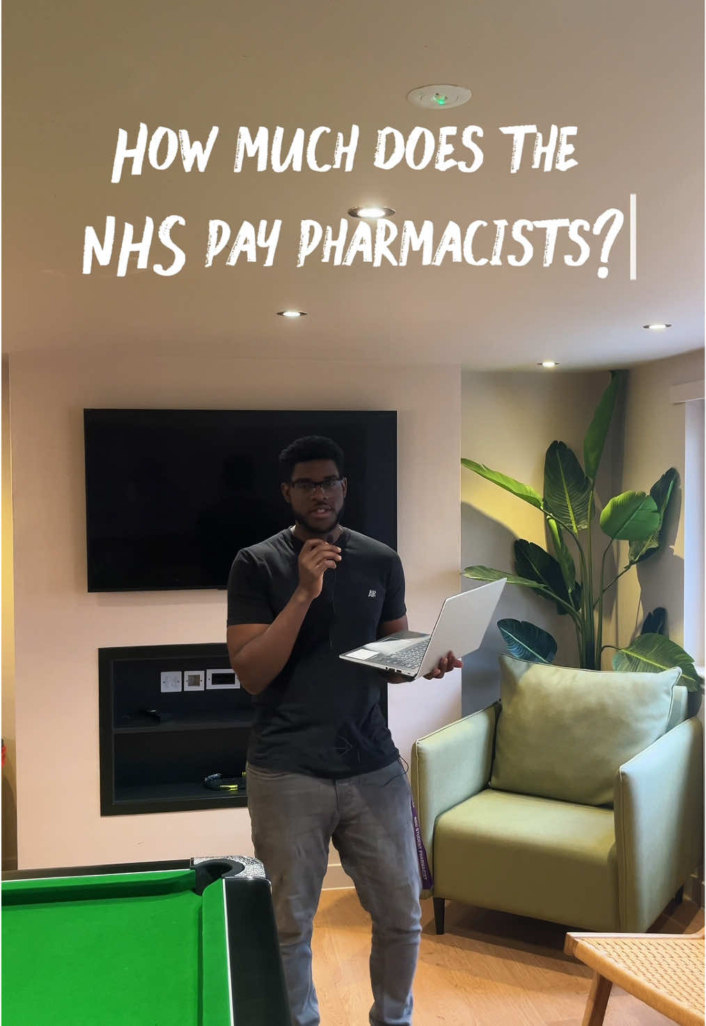 Is NHS pay worth it for Pharmacists?🤔 #pharmacy #medicine #nhs #strike #pharmacist #rgu #pay #gphc #fyp 