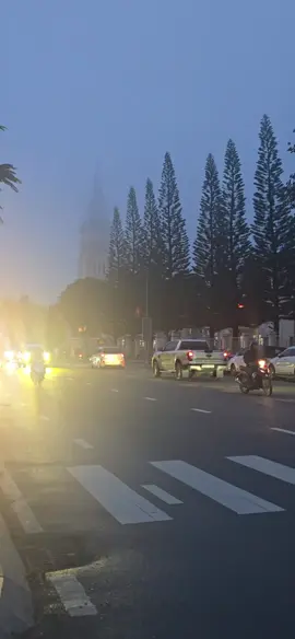 Thôi  thì  hoài  niệm  về  những  con  đường  những  kỷ niệm !!!!!#mưabuồn #dalatpho 