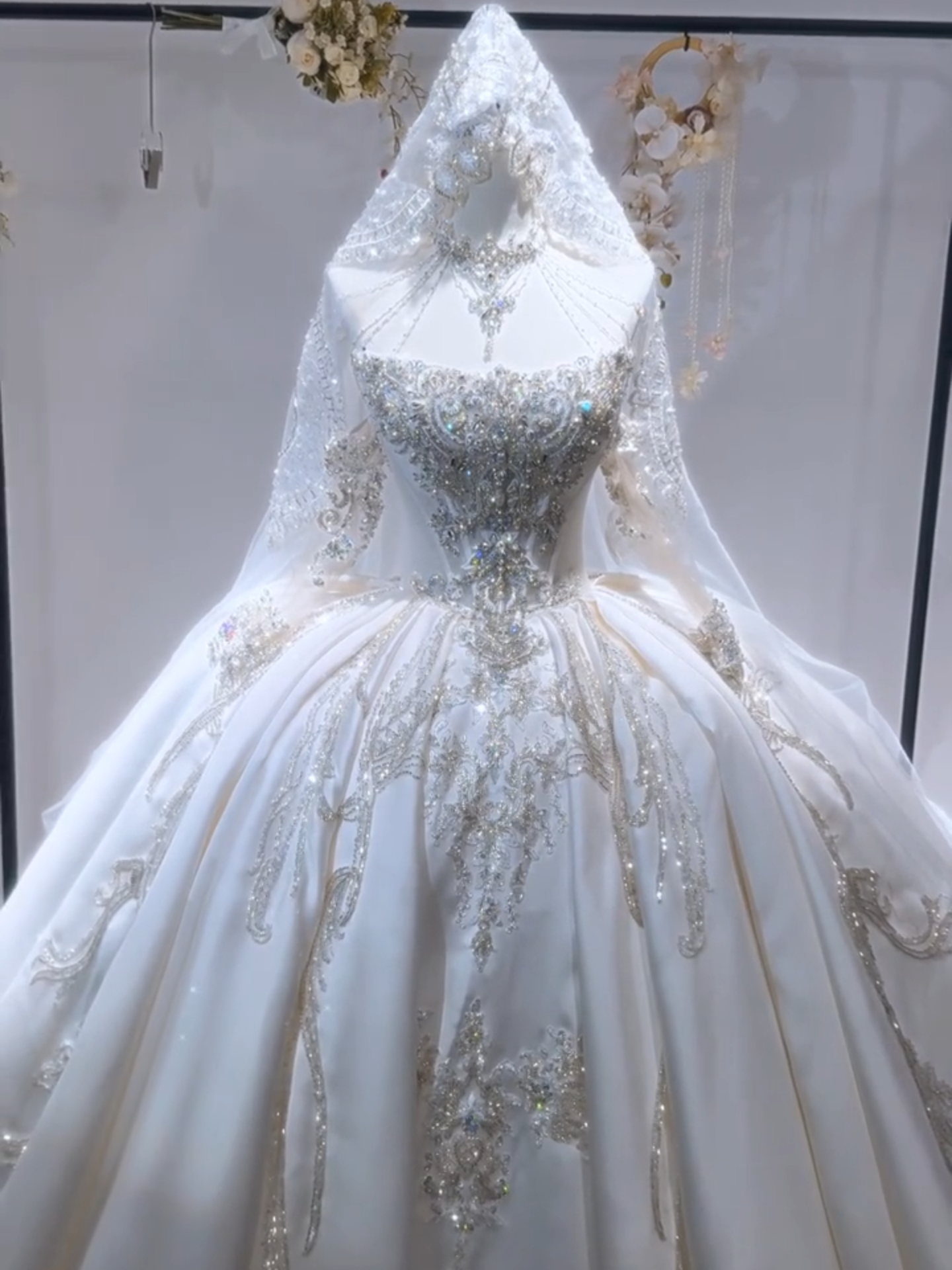 Where dreams are delicately handcrafted... Nơi mỗi chiếc váy là một giấc mơ được thêu lên bằng yêu thương Nhận đặt may , cover tất cả các mẫu váy cưới , cân chỉnh các size                    𝐋𝐚 𝐏𝐞𝐭𝐢𝐭𝐞 𝐌𝐚𝐫𝐢𝐞𝐞  Hẹn thử váy, báo giá các váy có sẵn:𝟘𝟛𝟛.𝟡𝟙𝟙.𝟙𝟙𝟛𝟜  Giờ làm việc: 9-21h hàng ngày Địa chỉ 𝐋𝐚 𝐏𝐞𝐭𝐢𝐭𝐞 𝐌𝐚𝐫𝐢𝐞𝐞:438/34 Lê Hồng Phong phường 1 quận 10 Tp. Hồ Chí Minh #weddingdress #wedding #xuhuong #vaycuoi #vayxinh #lapetitemarie #dress