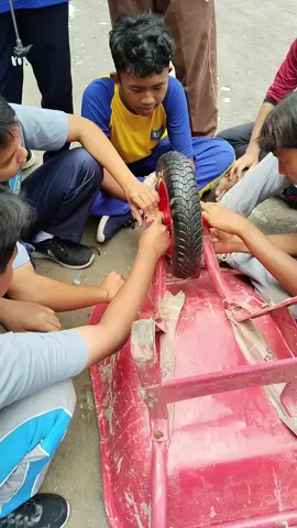 Memanfaatkan waktu jam istirahat di gunakan untuk memasang roda lori #reel #fyp