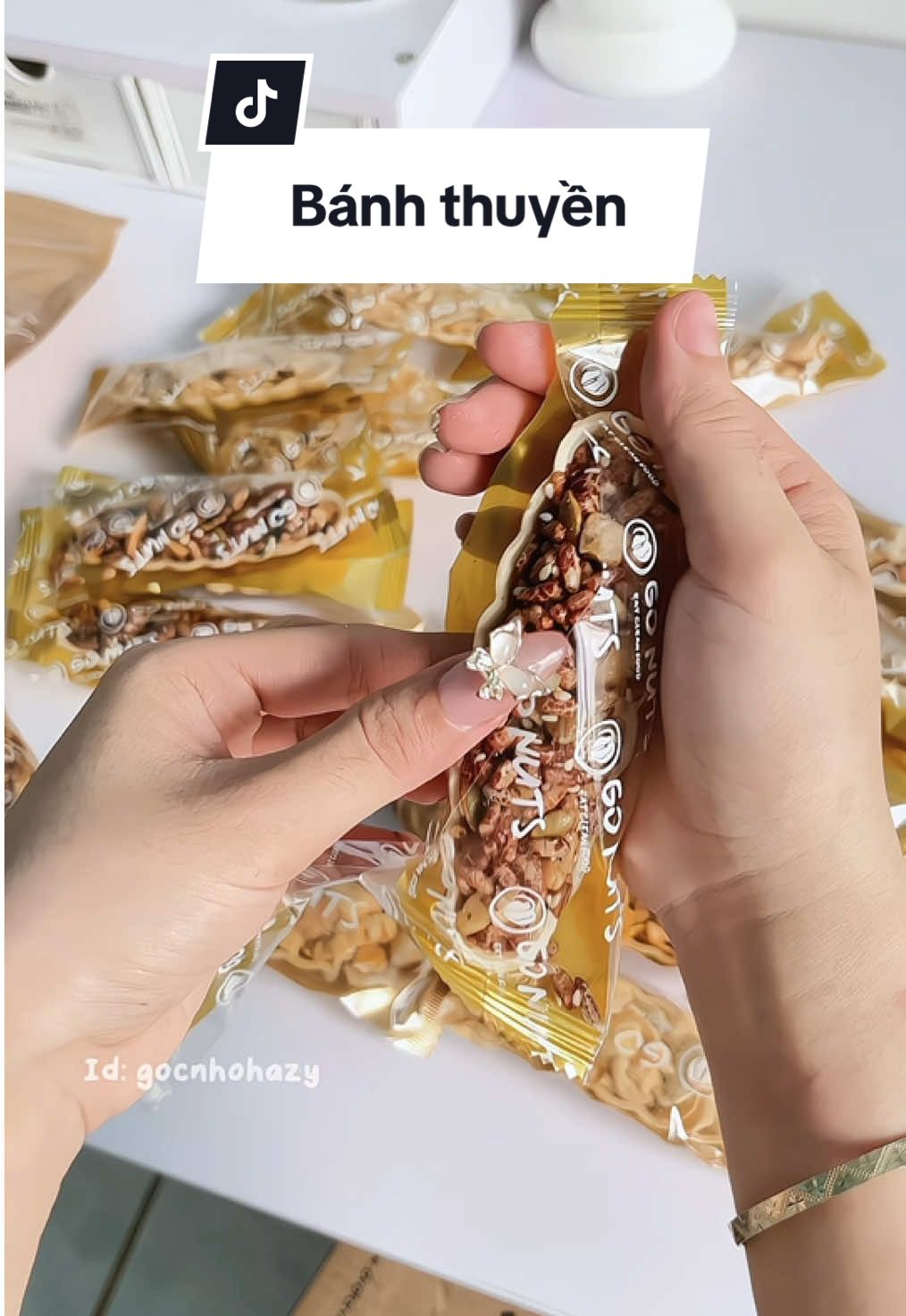 Bánh thuyền đầy ắp các loại hạt #banhthuyen #banhthuyenmixhat #banhhatdieu #gonut #banhdinhduong #anngon #gocnhohazy #xuhuong #ăncungtiktok