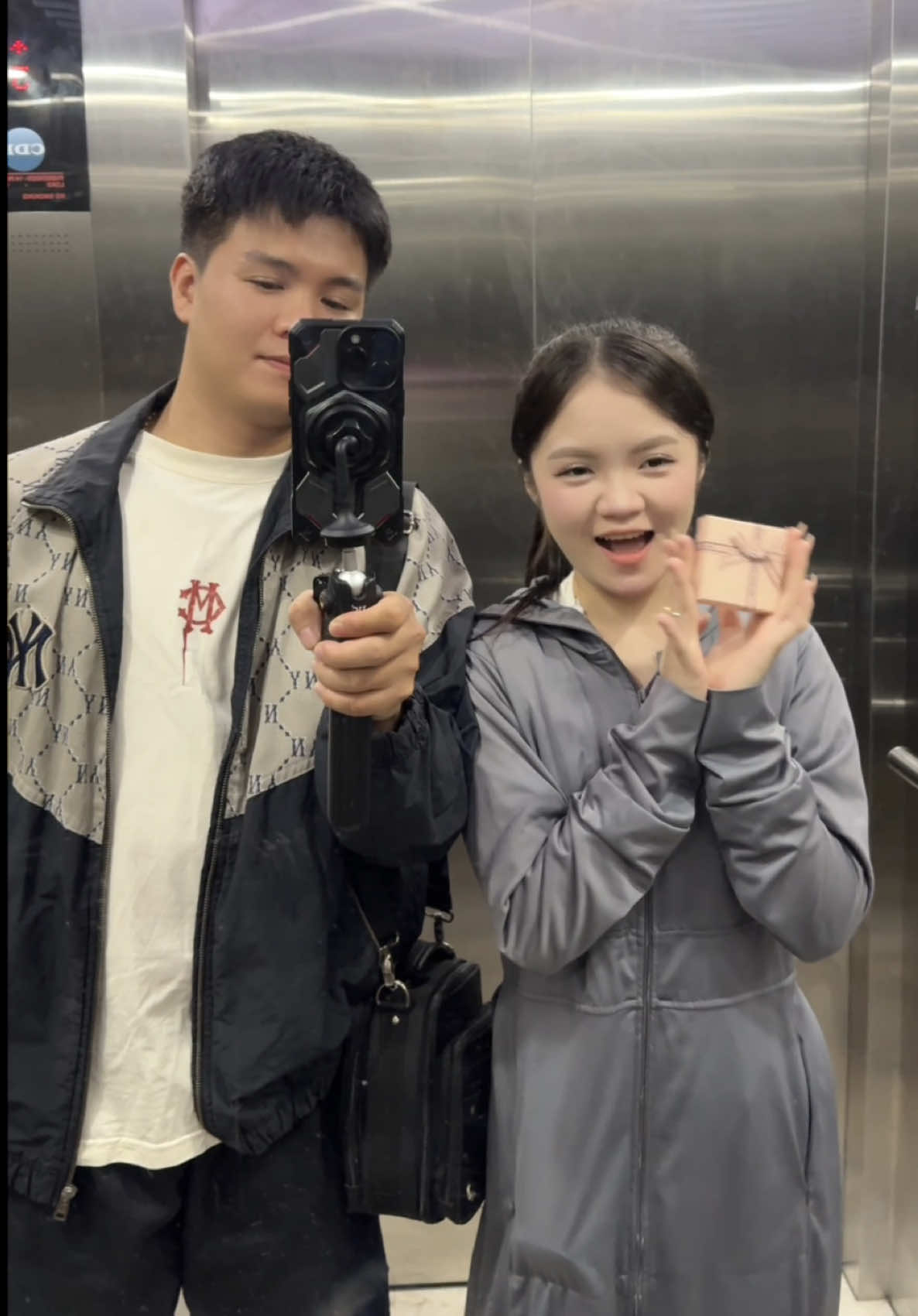 Tình yêu không phải lúc nào cũng cần lý do… giống như món quà này vậy 🎁 #quatangnguoiyeu #quatangbangai #quatangsinhnhat #quatang #nguoiyeu 