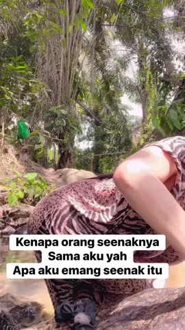 mandi paling enak tubdi kali gaes seger bener #promoseruweekend #indahsari #jandamuda #cantik #lucu #dailyvlog #hiburan #dastermurah 