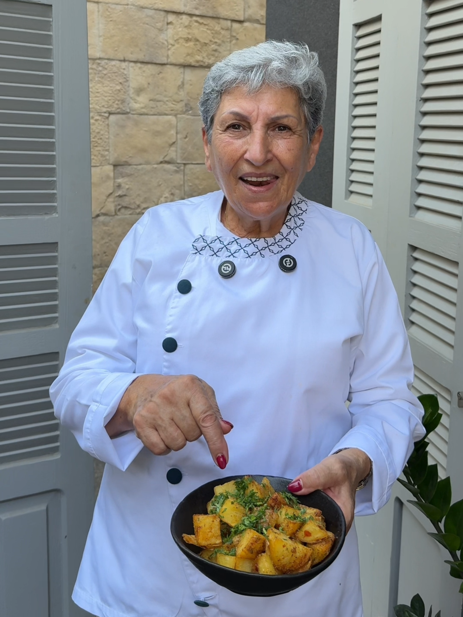Nawal is showing you how to make Batata Harra step by step! 🔥 From crispy potatoes to that perfect spicy mix — learn the secrets of this Lebanese classic straight from the queen herself 👑 #BatataHarra #CookingWithNawal #LebaneseFood #SpicyPotatoes #Nawal #Nawalbeirut  #Lebanesefood #Lebanon