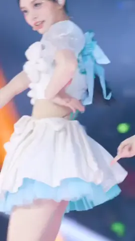 Illit Minju 🩷 🤍 #illit #minju #kgirlsfun 