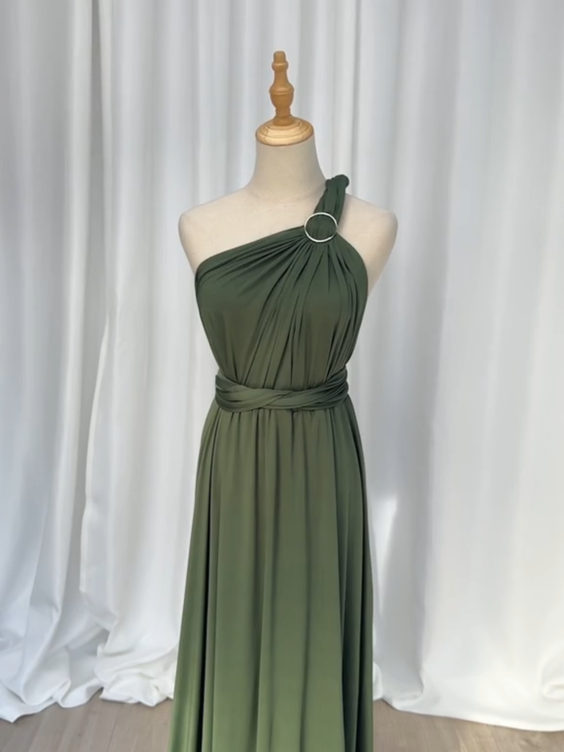 The new buckles are here and they’re doing the most 😍 Watch this tutorial to be the best dressed 💫 #bridesmaids #bridesmaidsdress #weddingtok #tutorial #mulitwaydress #infinitydress