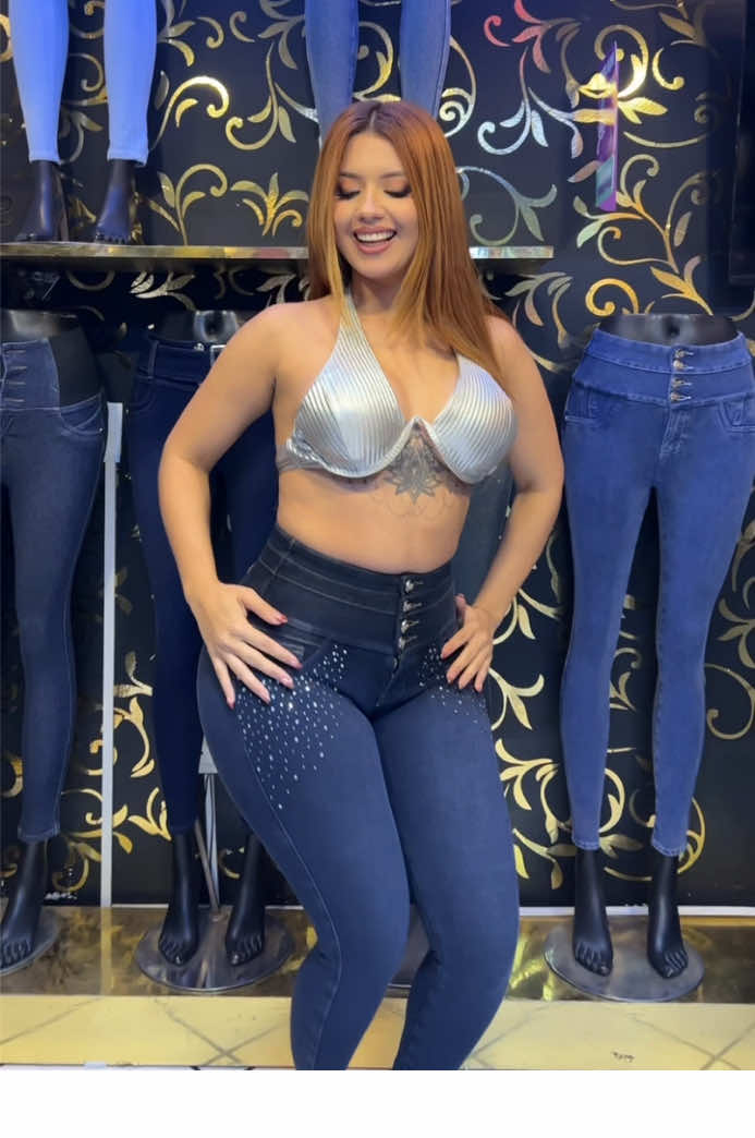 Jean de 4 botones con brillos 🤩✨ #lacocoterajeans #jeans #gamarra #jeansfrenchterry #jeansdemoda #jeansoutfit #jean