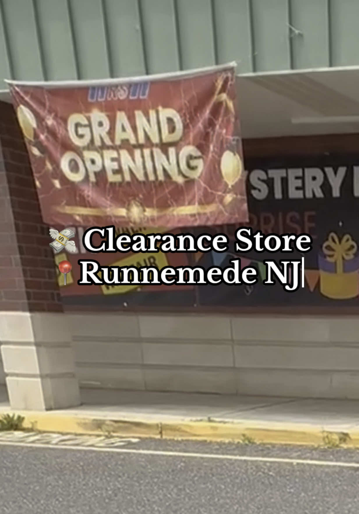 📍New clearance store in Runnemede NJ is an overstock/liquidation discount store offering a wide variety of frequently updated, heavily discounted merch. If you're into bargain-hunting or mystery deals, it's definitely worth a visit! #thrifting #overstock #bargainhunter #itemsforless #fypシ 