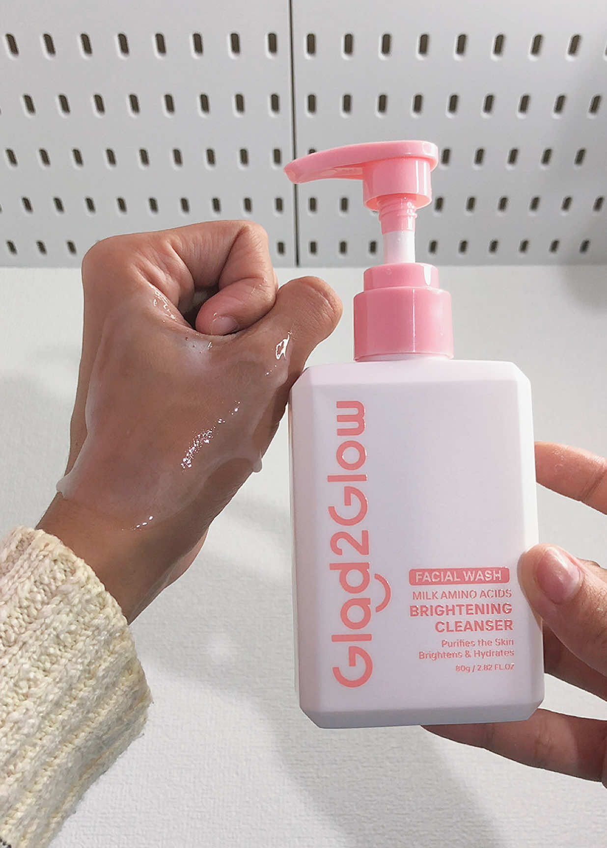 ₱149 only‼️ 🥛 Soft as milk, strong on dirt 🫧 The Glad2Glow Milk Amino Acid Cleanser is your daily cloud-like cleanse 💭 Made to: 🌟 Brighten dull skin 💦 Hydrate & comfort 🌿 Smooth texture 🧼 Melt away dirt & makeup — gently Skin feels clean, never tight. Just calm, glowy, and baby-soft 💖 #Glad2Glow #milkcleanser #cleanser #g2gcleanser #fyp #foryou #foryoupage 