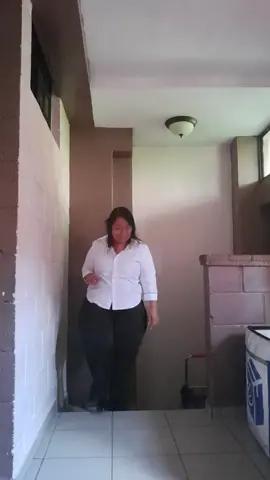 yo cada que entro  y escucho musica el baile en la sangre #CapCut  #elsalvador  #viral 