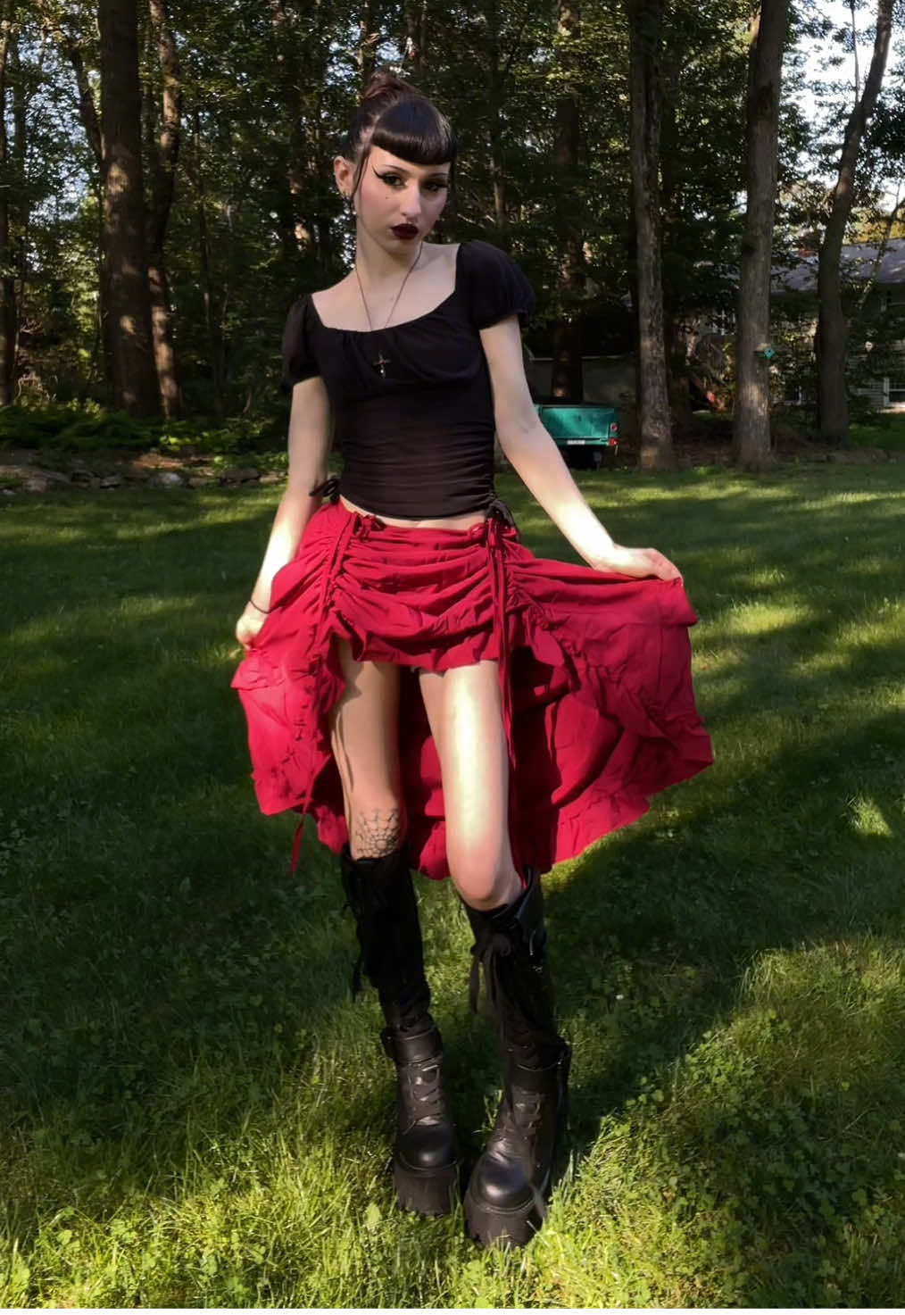 Do you guys like how I styled this skirt?! 🧛🏻‍♀️🗡️⚙️♥️ @BENGUP on sale now!#steampunk #gothic #gothicstyle #victorian #trending #fashion #alt #alternative #OOTD #fyp 