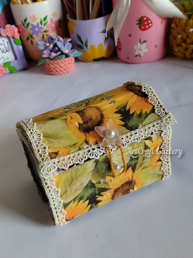 Diy elegant treasure box  Storage box diy craft 🌿  #handmade #storagebox #creatersearchingsight #acrylicpainting #diycraft 