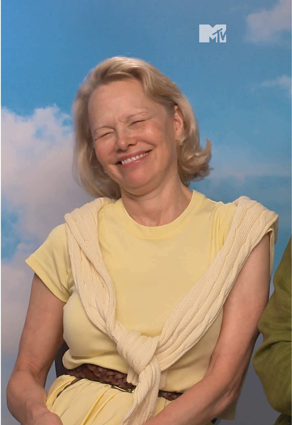 “Working with you” 🥹🩷 Catch #PamelaAnderson & #LiamNeeson in #TheNakedGun in cinemas from Friday 🤍💫 #mtvmovies 