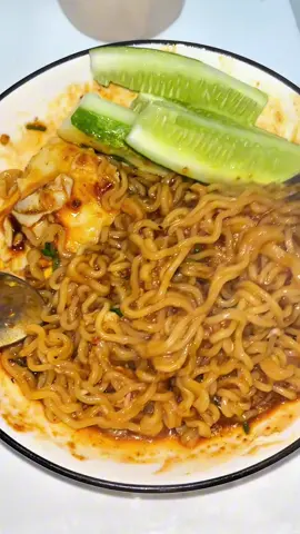 Sengaja mie nya di masak overcook 🤏 #indomie #indomienyemek #miegoreng 