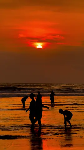 Ketika Senja 🌤️🌊📷 ( Superman Is Dead ) #fyp  #sunsetbali  #sunset  #sunsetvibes  #musikviral  #sid  #supermanisdead  #laguviral  #doublesixbeachbali 