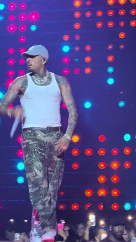 Hearing this song live 😮‍💨@chrisbrownofficial - Breezy bowl 2025 #chrisbrown #miami #loandepotparkmiami #breezy #breezybowl2025 