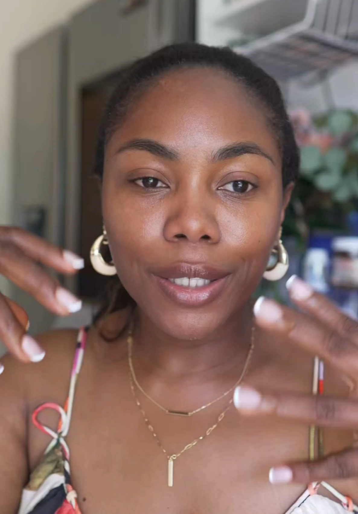 This is the ultimate feminine energy giver, if your aim or goal is become more feminine, softer and excuse the ultimate feminine energy, this is it. Wear your sunscreen. Thank me later  #feminineenergy 