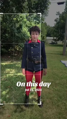 #onthisday I kinda miss this trend. Also girl TIE YOUR SHOES #cosplay #bucky #buckybarnes #buckycosplay #sidekickbucky 