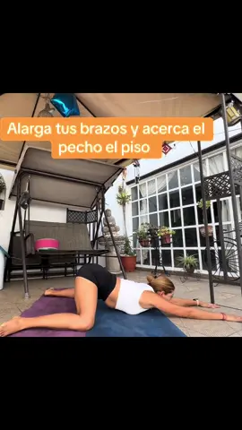 Quieres un estiramiento profundo? Vamos hagamos justos este estiramiento profundo, enfócate en cada parte de tu cuerpo, en alineaciones seguras y no pierdas de vista la exhalación para bajar un poco más #yoga #fypシ゚ #desafios #flexibilidad #reto #sigueme #ejercicio #cadera #profundo #alineacion #exhalación 