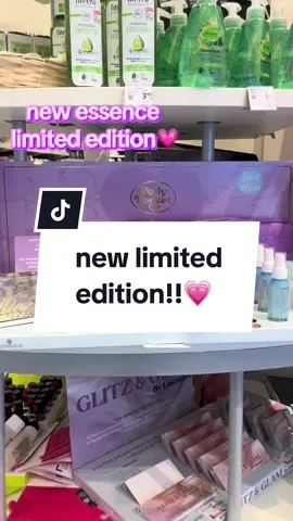 so cute!!💕💕#essencecosmetics #limitededition #pollypocket #nostalgia #nostalgic #makeup #fyp #viral #fy #schminke #beauty @essence.cosmetics 