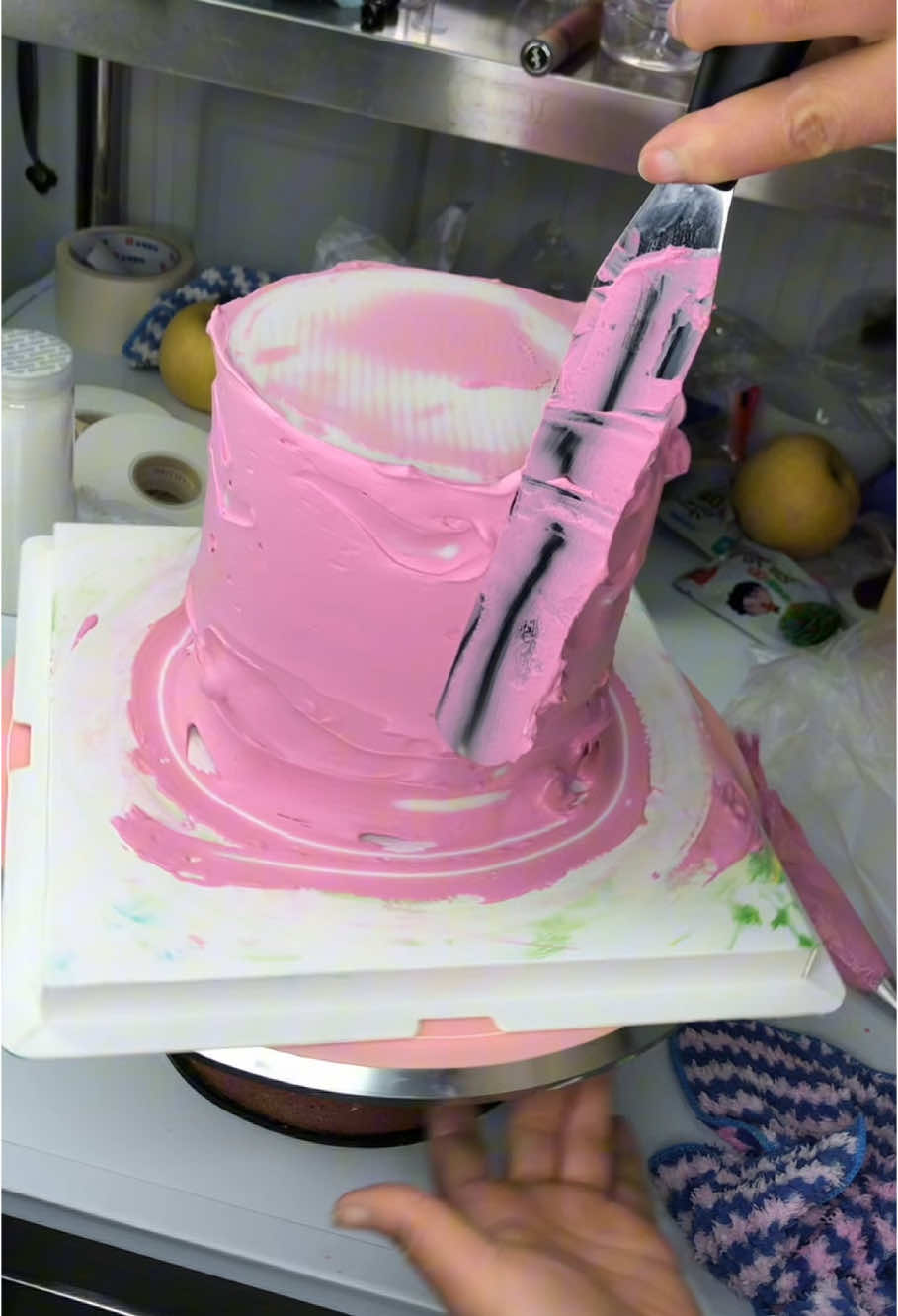 #Capcut diy pink cake and very cute #fyp #cake #caketiktok #cakevideo #beautifulcake #cakepiping #diycake #caketutorial 