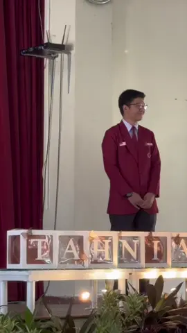 Sekalung tahniah buat MUHAMAD SYAZLAN PUTRA dan ibu ayah hebat. Semoga menjadi motivasi untuk terbang lebih tinggi.  #majlisanugerahkecemrlanganakademik  #smkserinibong 